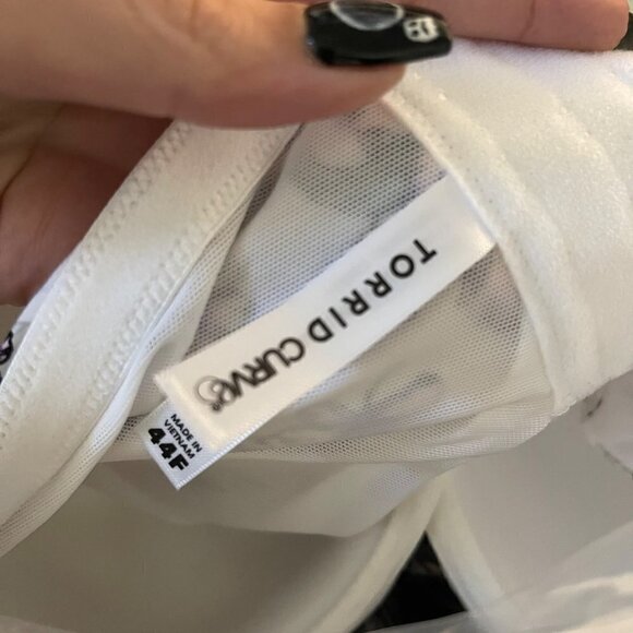 Torrid Womes NWT White Floral Full-Coverage Balconette Lightly Lined Bra 44F - Picture 3 of 8